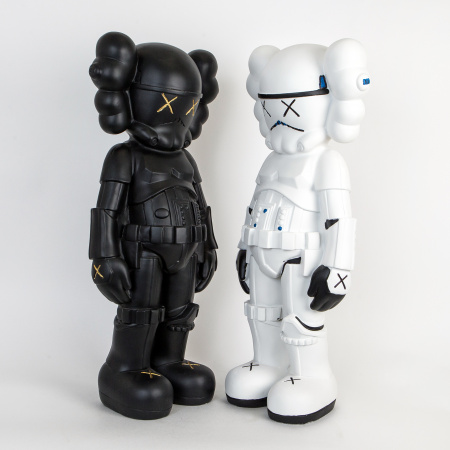 Статуэтка серия "KAWS SW Standing Clown", черная