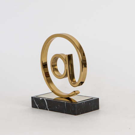 Статуэтка "@"