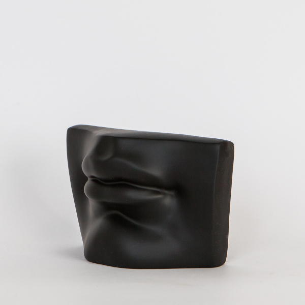 Статуэтка серия "Face", губы, черная